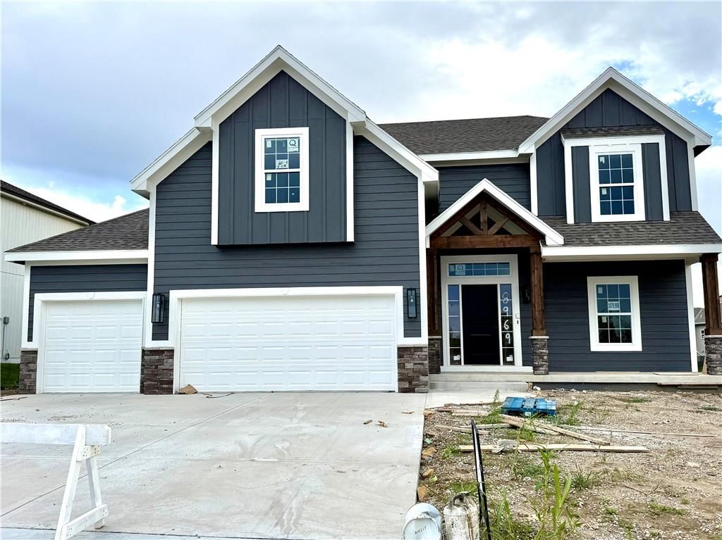 8969 NE 99th Street, Kansas City, MO