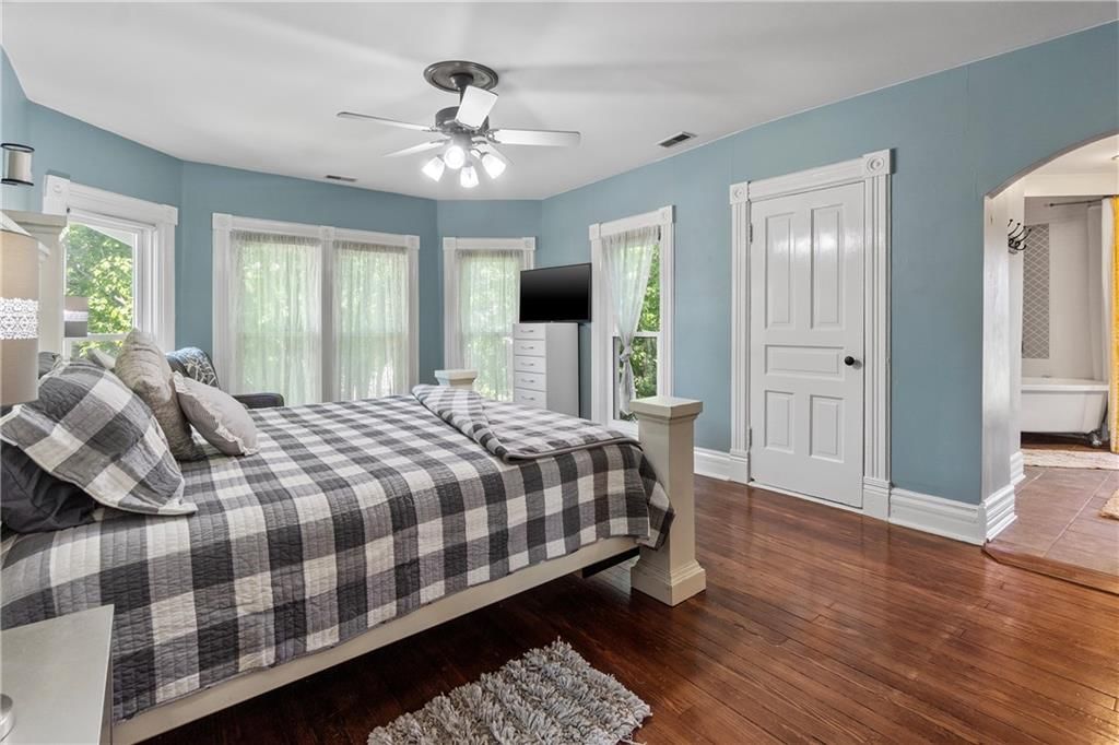 318 W Cedar Street — photo 26