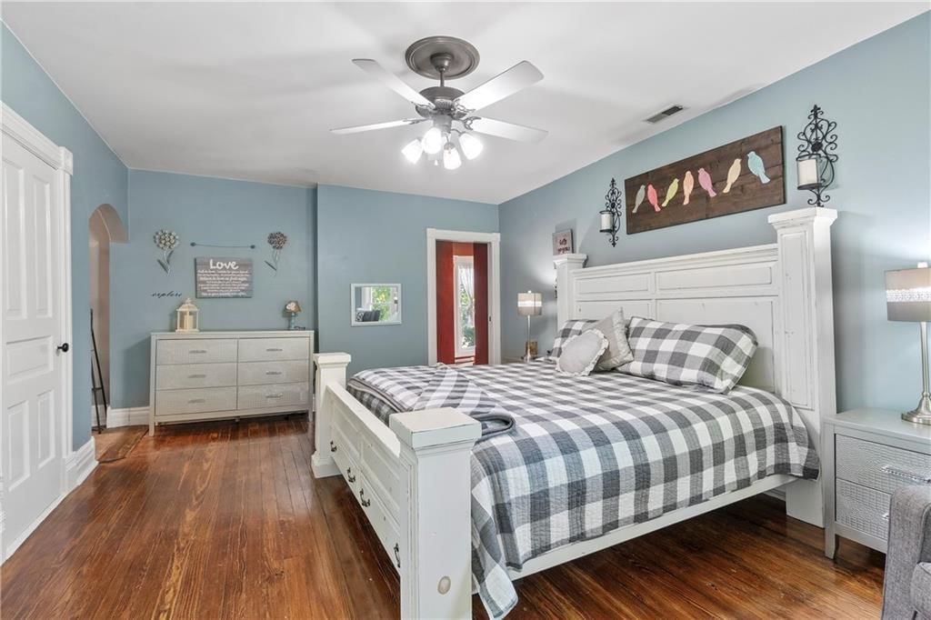 318 W Cedar Street — photo 28