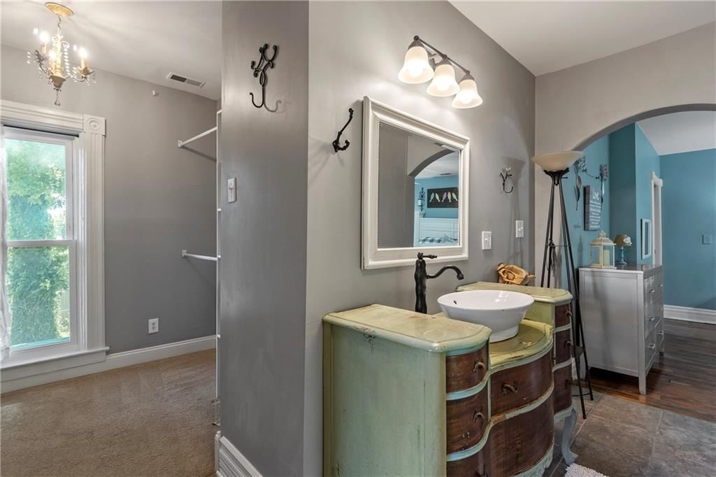318 W Cedar Street — photo 30