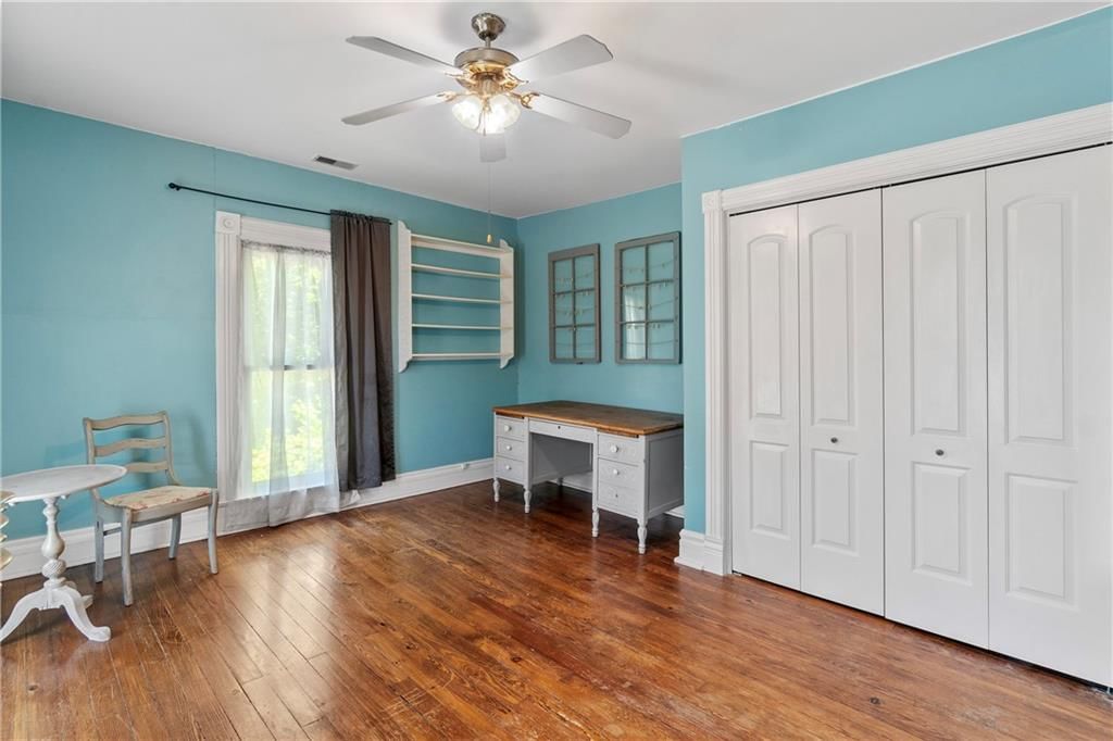 318 W Cedar Street — photo 37