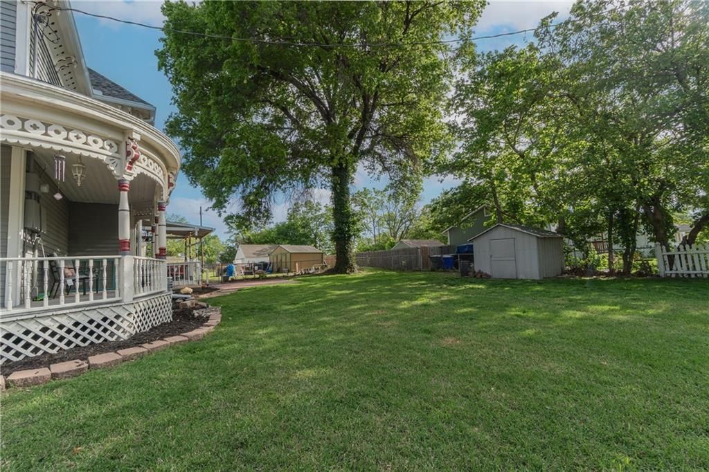 318 W Cedar Street — photo 40