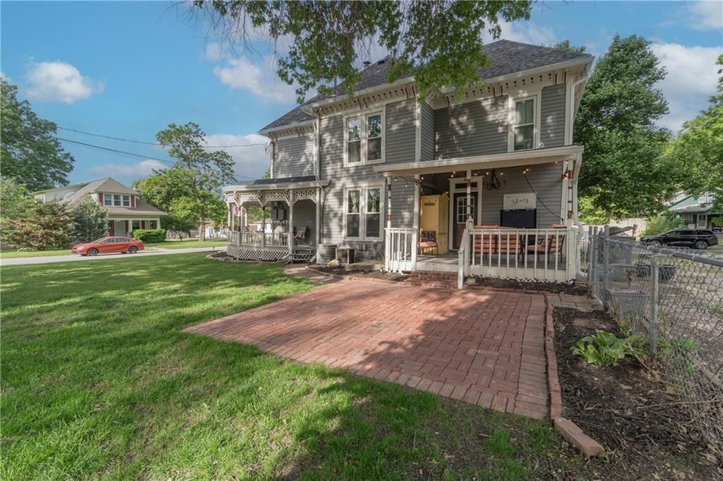318 W Cedar Street — photo 42