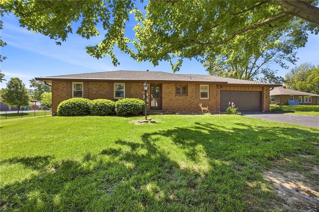 10413 W 49 Street, Shawnee, KS