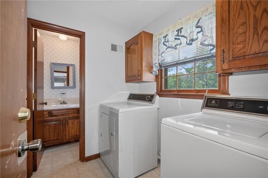 24345 W 71st Street — photo 12