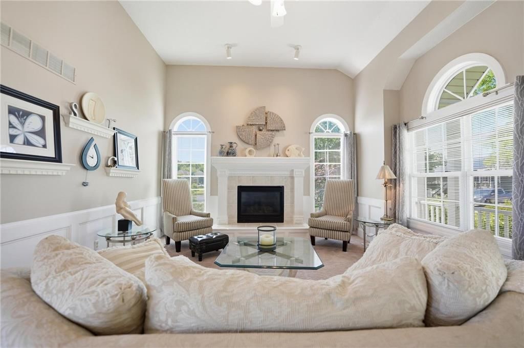 521 SW Graystone Drive — photo 12