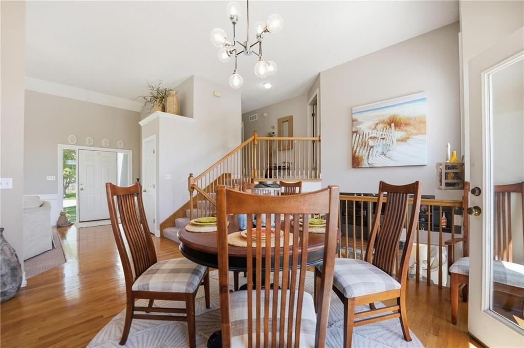 521 SW Graystone Drive — photo 17