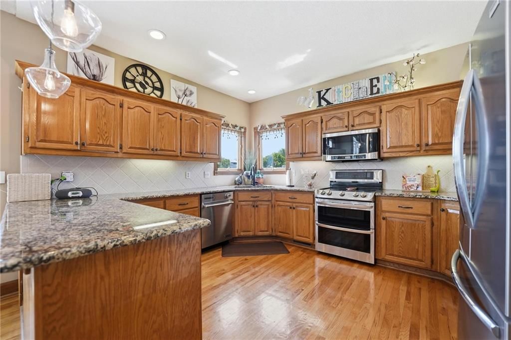 521 SW Graystone Drive — photo 18
