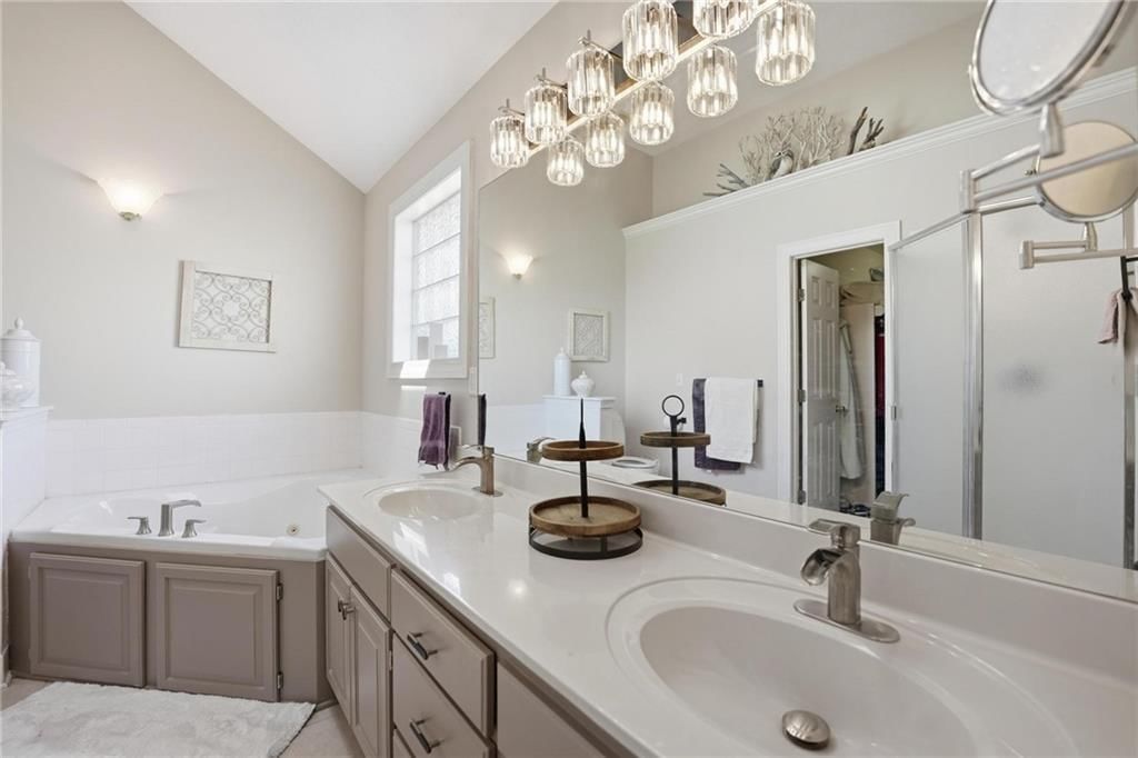 521 SW Graystone Drive — photo 24