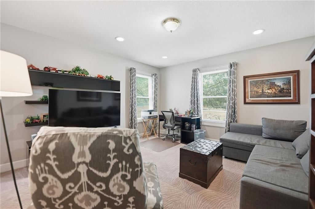 521 SW Graystone Drive — photo 30