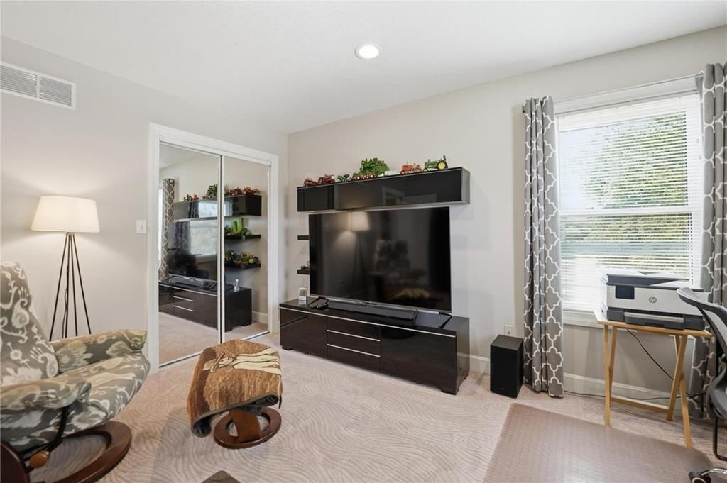 521 SW Graystone Drive — photo 31