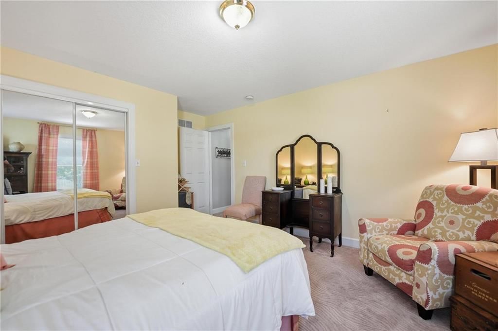 521 SW Graystone Drive — photo 33