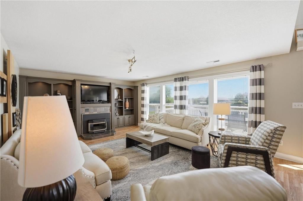 521 SW Graystone Drive — photo 36