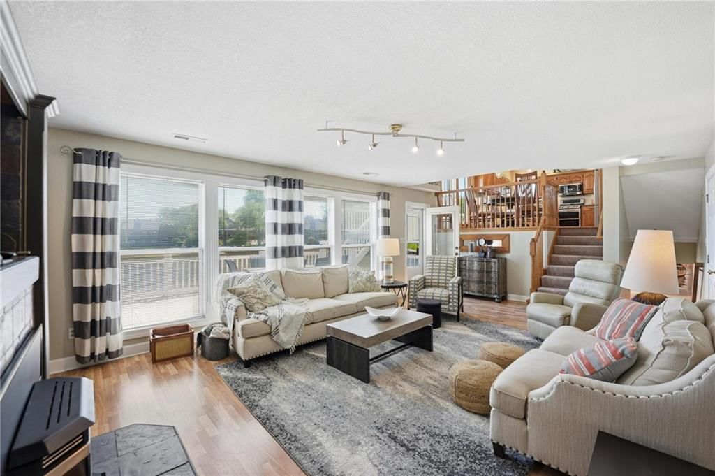 521 SW Graystone Drive — photo 37