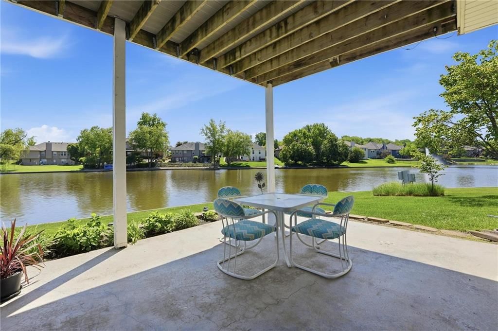 521 SW Graystone Drive — photo 45