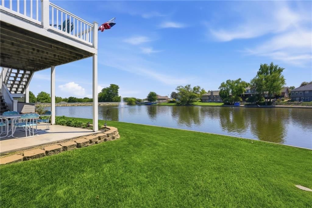 521 SW Graystone Drive — photo 46