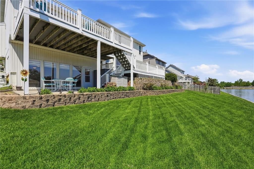 521 SW Graystone Drive — photo 48