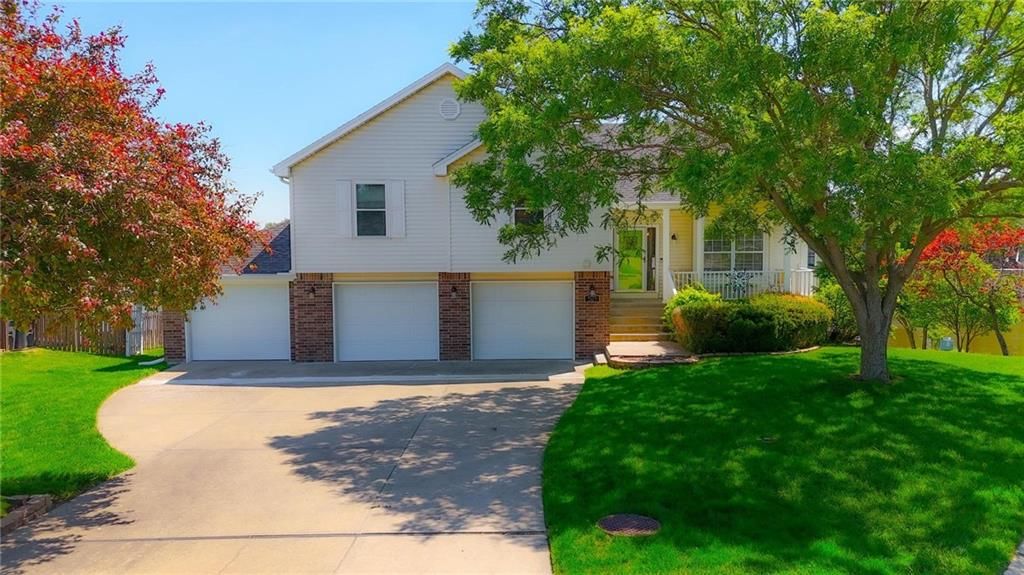 521 SW Graystone Drive — photo 53