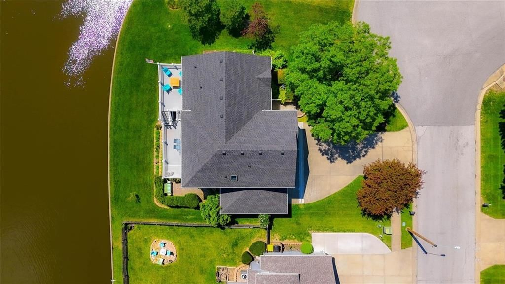 521 SW Graystone Drive — photo 56
