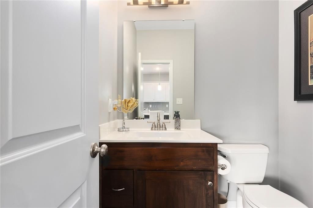 1740 NE Nine Oaks Drive — photo 18