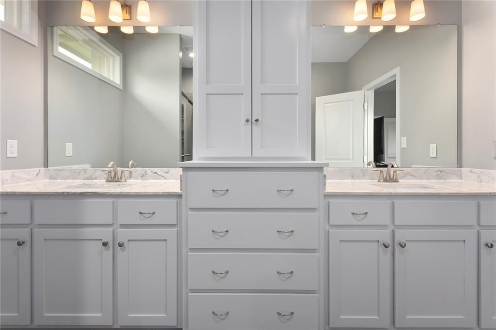 1740 NE Nine Oaks Drive — photo 24