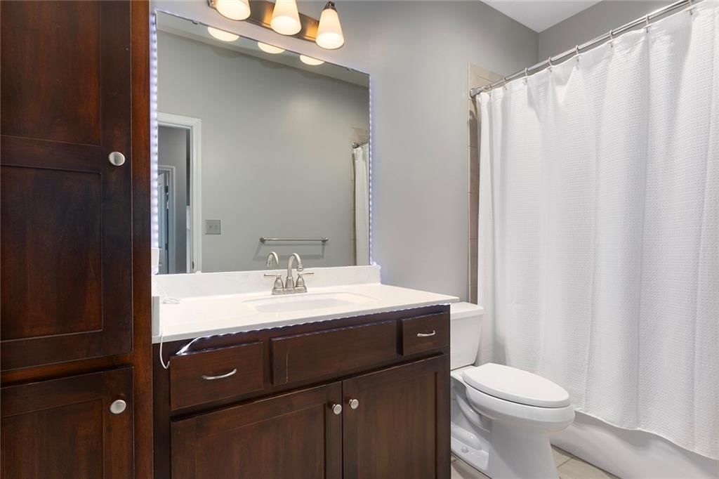 1740 NE Nine Oaks Drive — photo 25