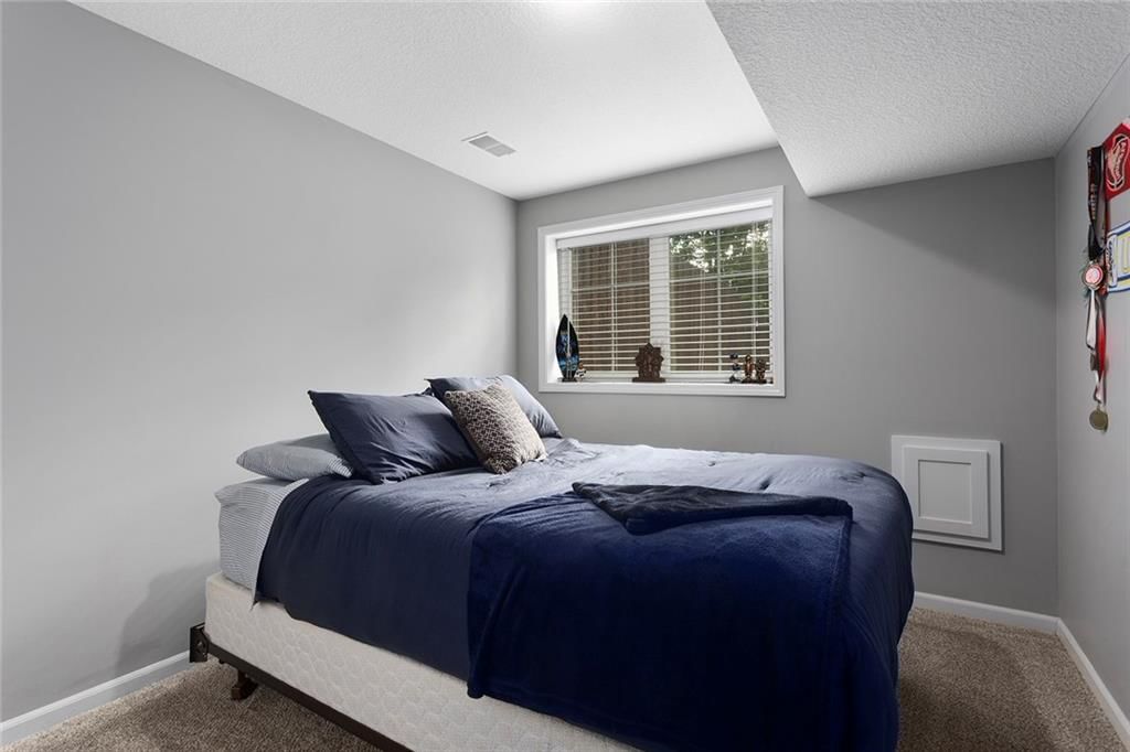 1740 NE Nine Oaks Drive — photo 31