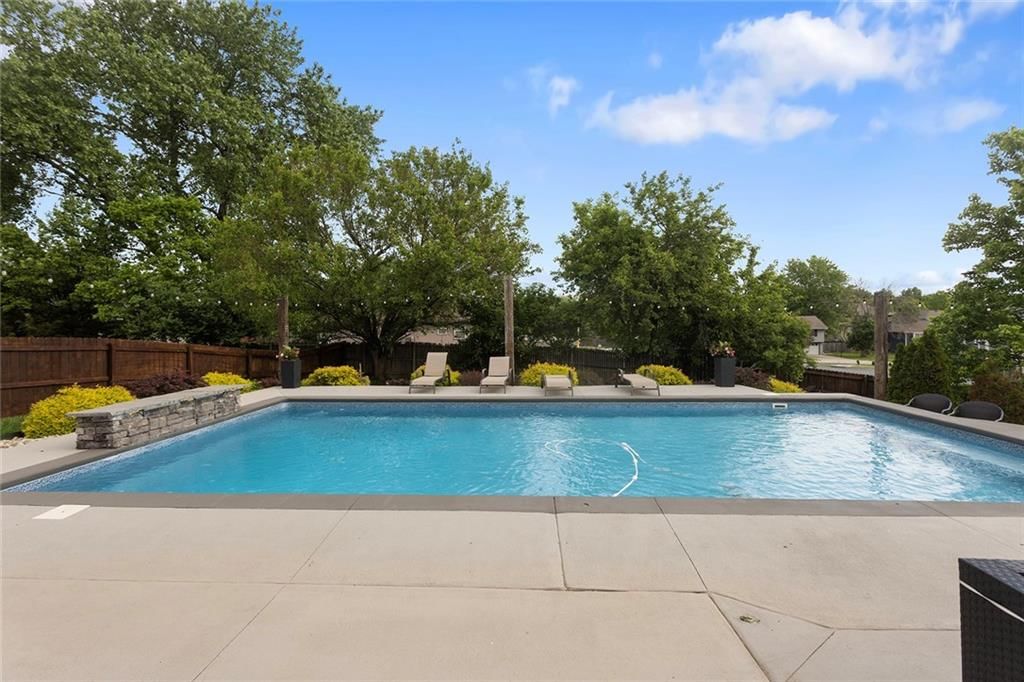 1740 NE Nine Oaks Drive — photo 35