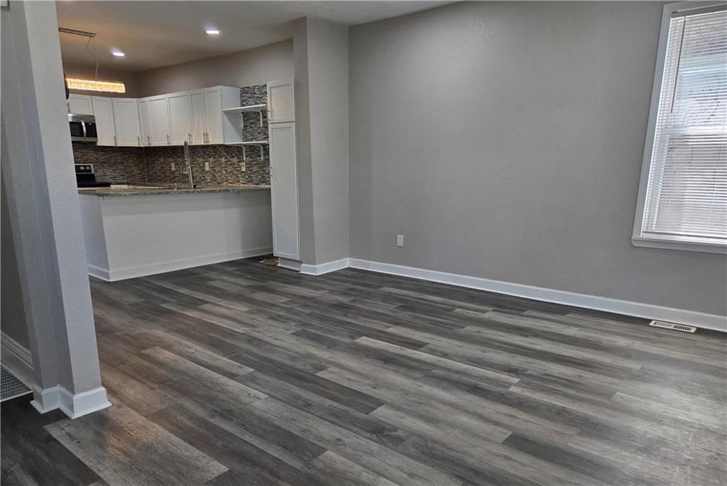 3321 Wabash Avenue — photo 11