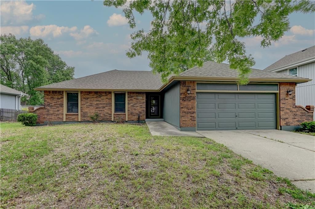 3711 NE Ellison Drive, Lee's Summit, MO