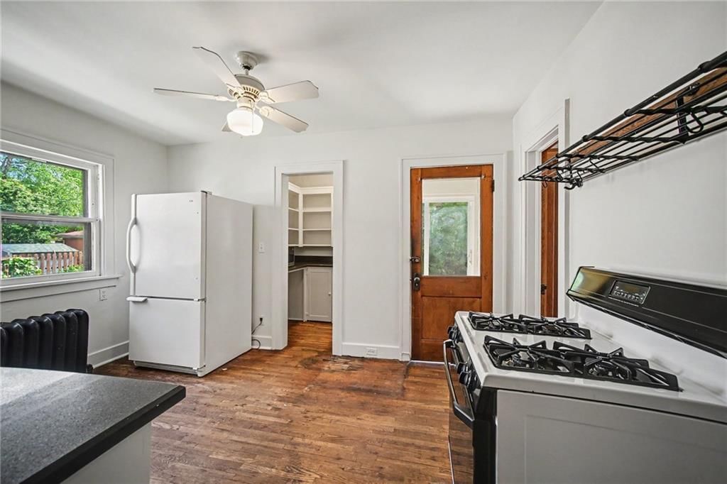 5729 Charlotte Street — photo 12