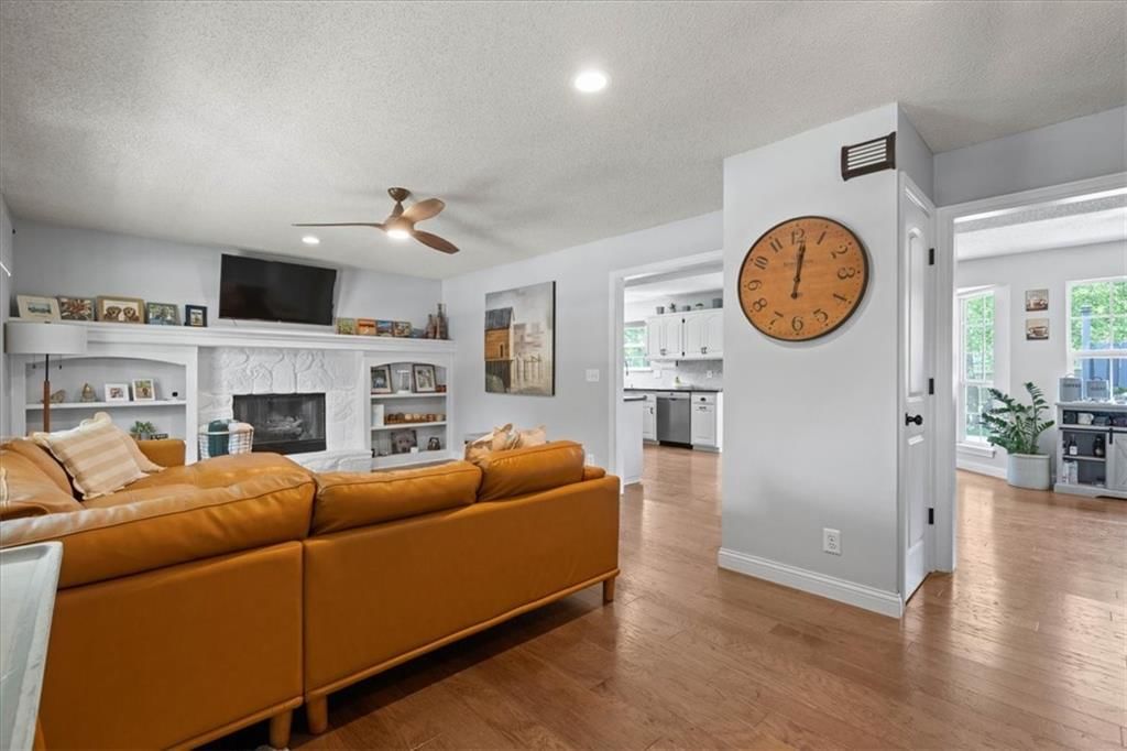 21719 W 51ST Terrace — photo 3