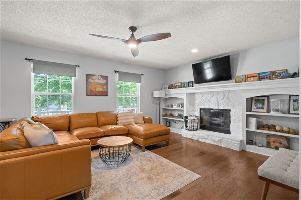 21719 W 51ST Terrace — photo 4