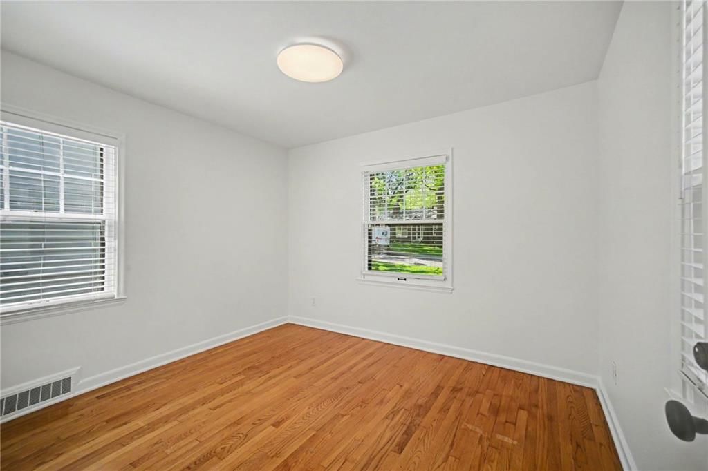 5225 Sycamore Drive — photo 9