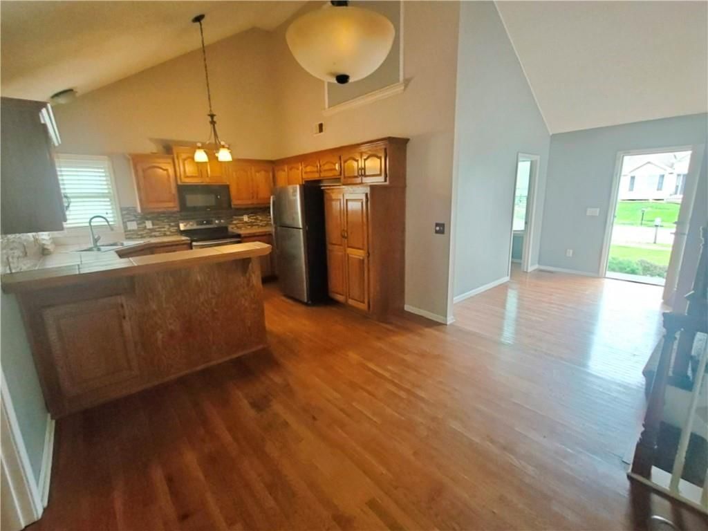4411 NE 65th Terrace — photo 4