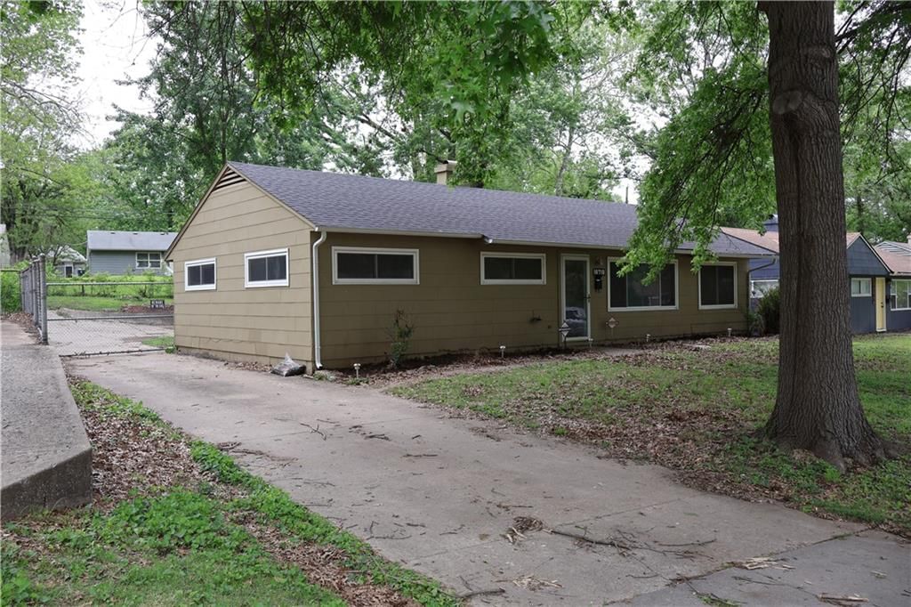 10710 Newton Avenue — photo 3