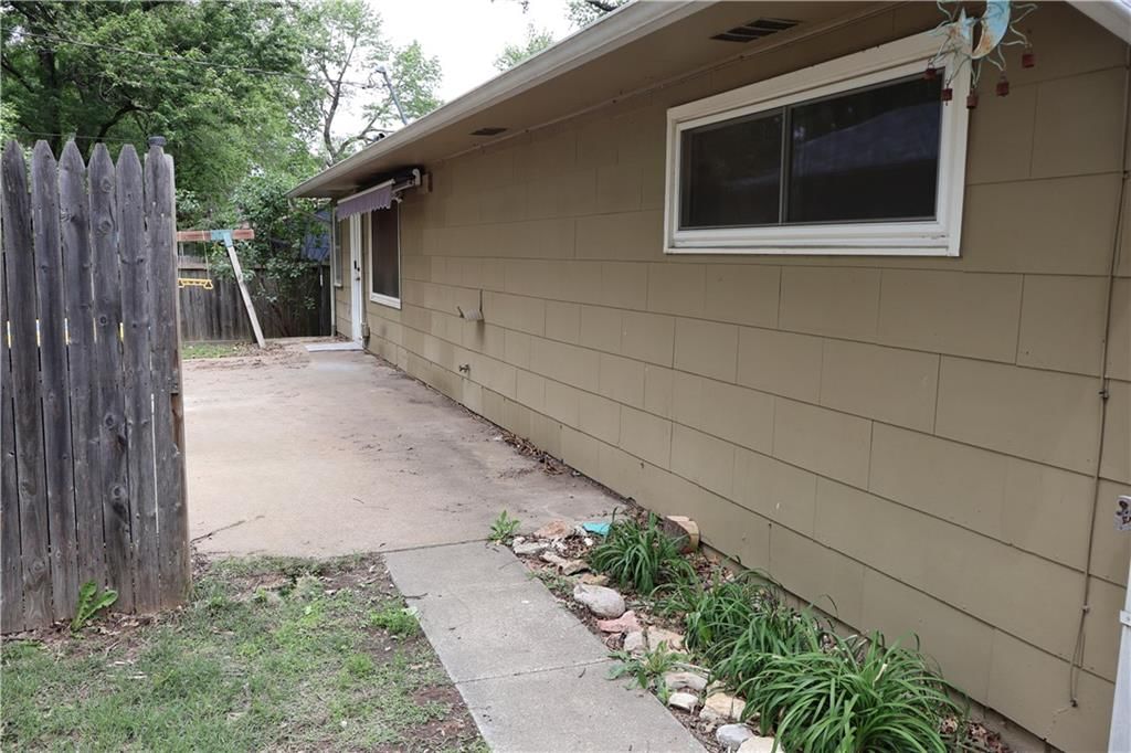 10710 Newton Avenue — photo 27