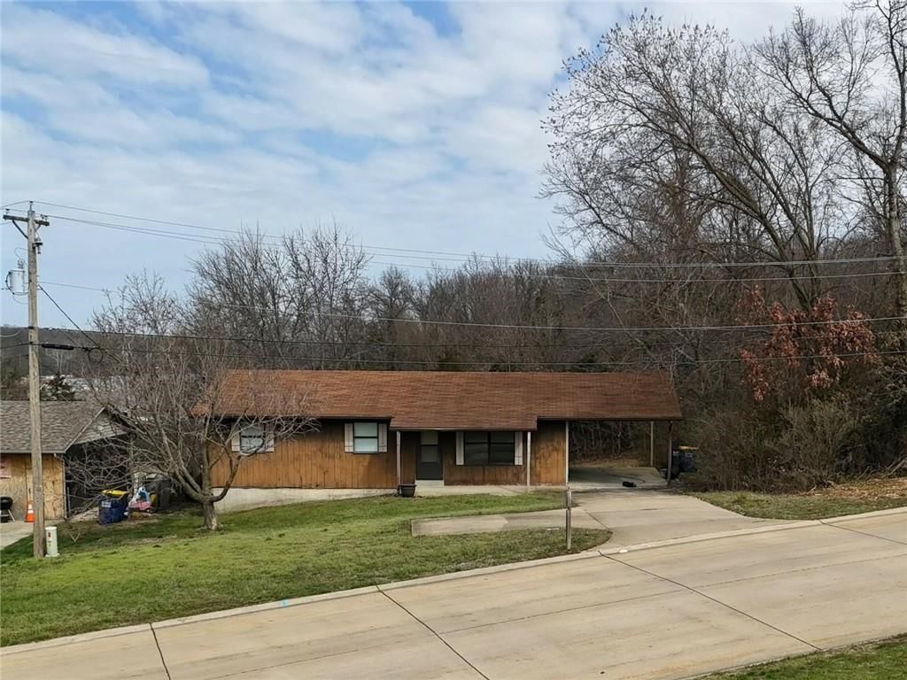 105 Oaklawn Avenue — photo 2