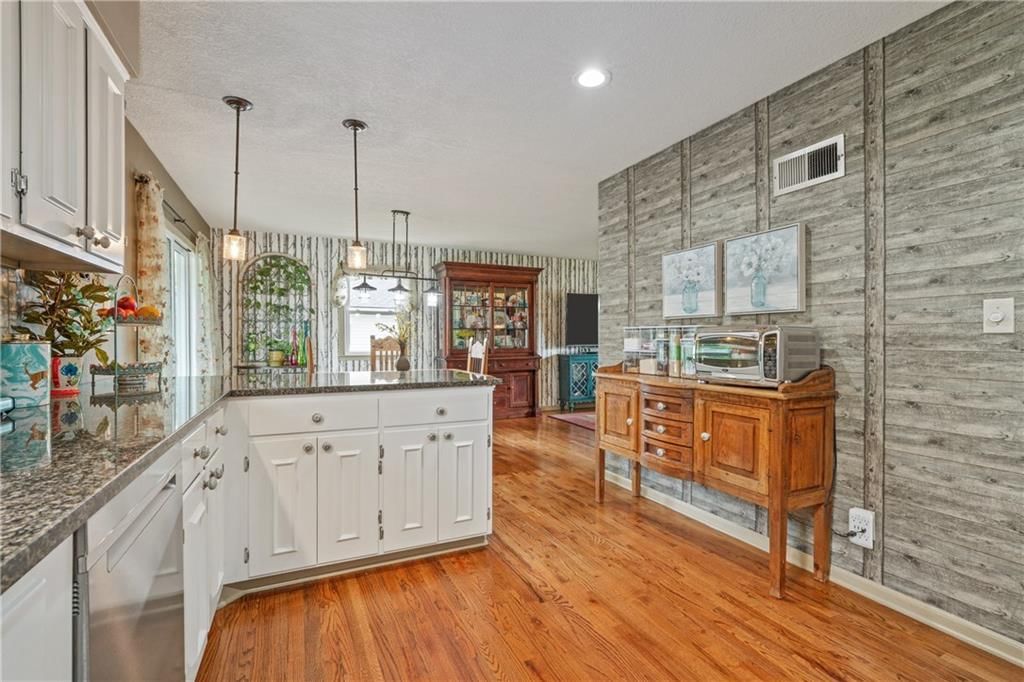 8903 N Holmes Street — photo 12