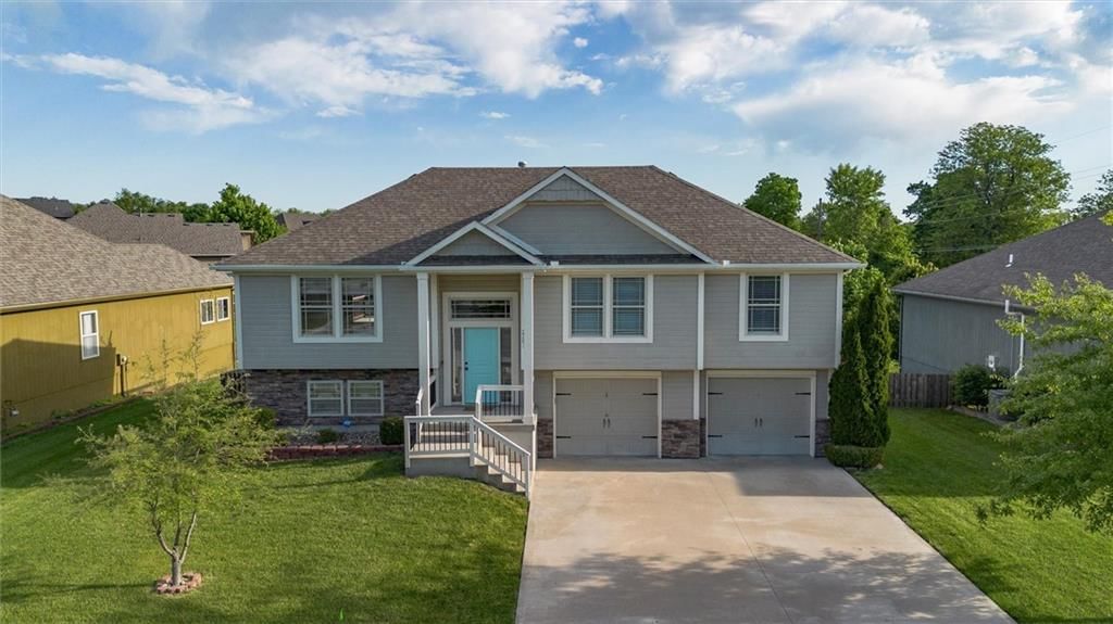 2301 NE Treetop Drive — photo 2