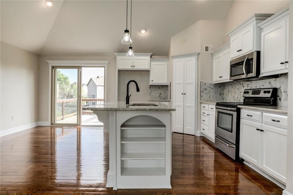 2301 NE Treetop Drive — photo 16