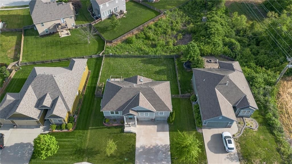 2301 NE Treetop Drive — photo 32