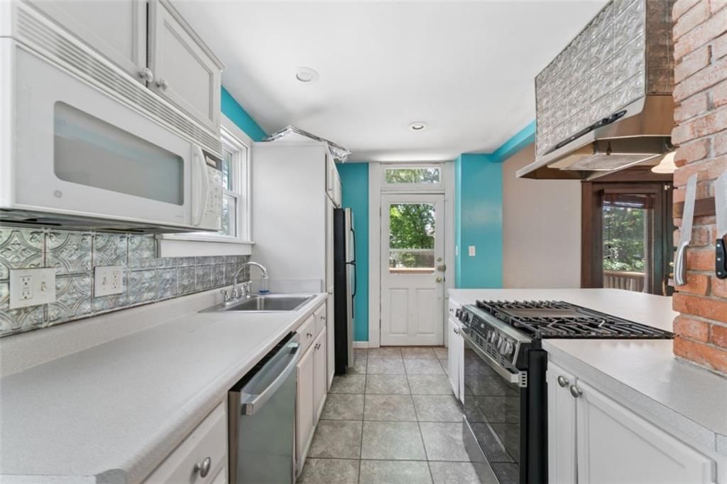 3925 Genessee Street — photo 21