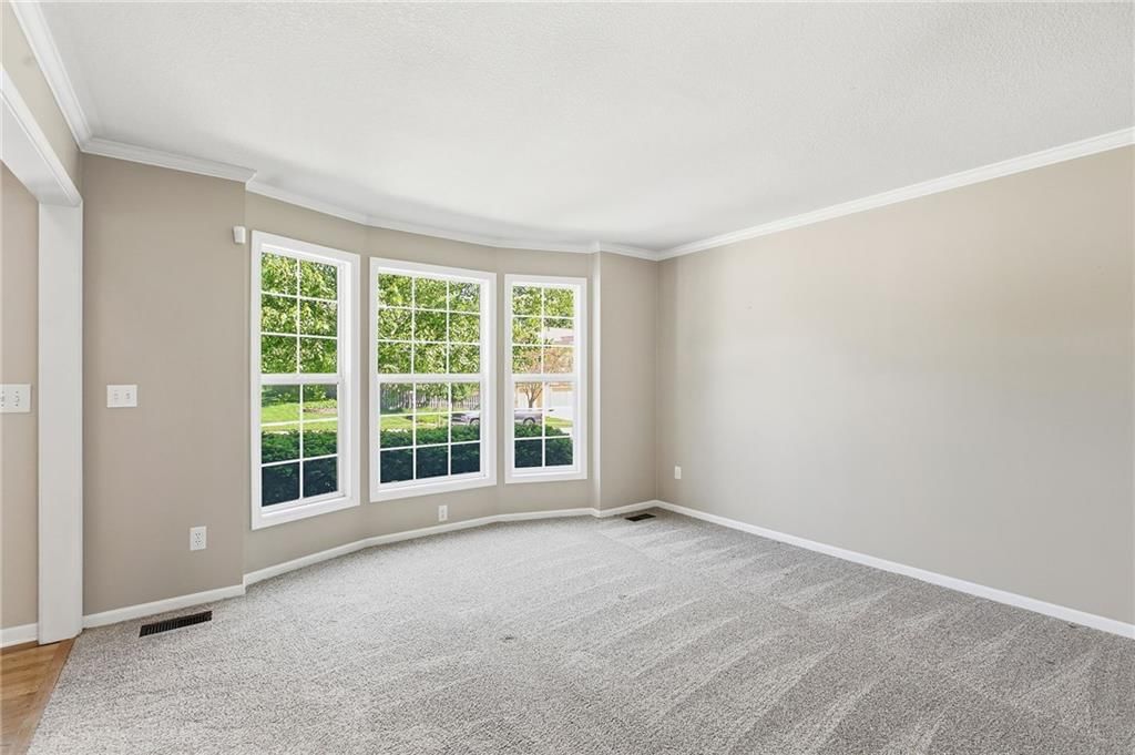 1925 MEADOWLANE Street — photo 2