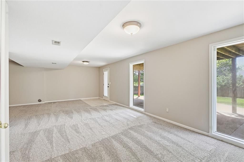 1925 MEADOWLANE Street — photo 29