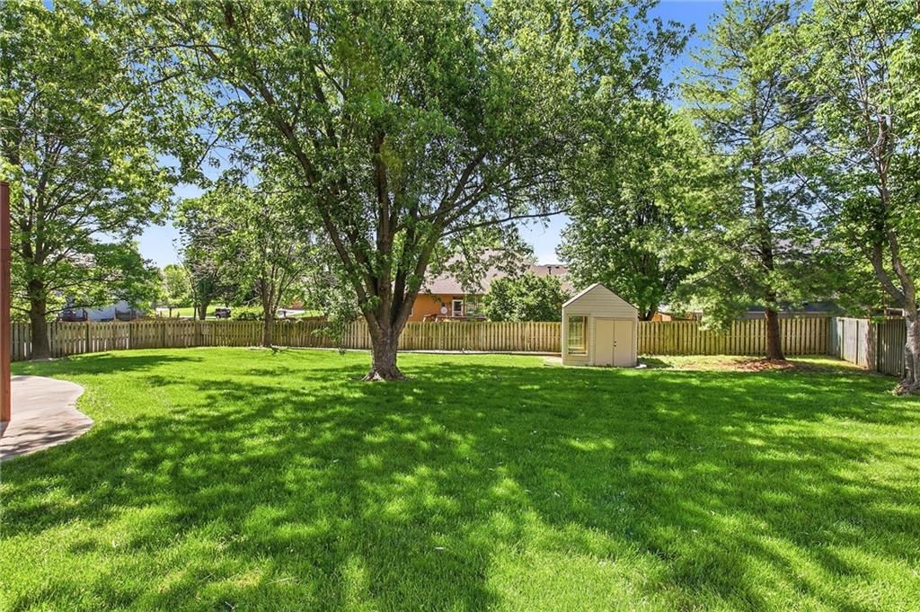 1925 MEADOWLANE Street — photo 32