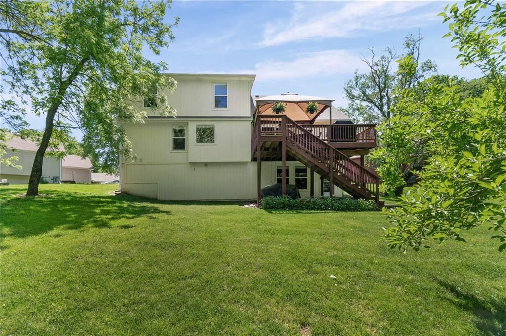 1110 Sarah Lane — photo 35