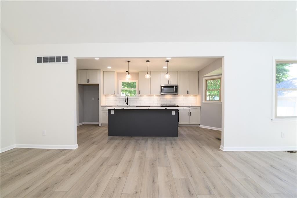 10595 Bradshaw Street — photo 4