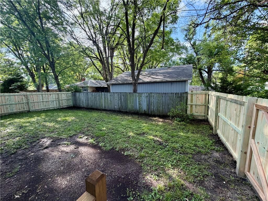 618 E Massasoit Street — photo 14