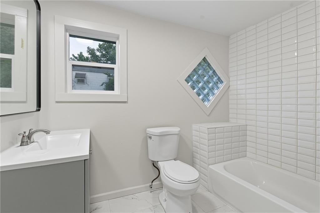4015 Myrtle Avenue — photo 4